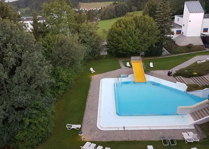 Mit Blick In Den Bayrischen Wald Oberhalb Von Sankt Engelmar *